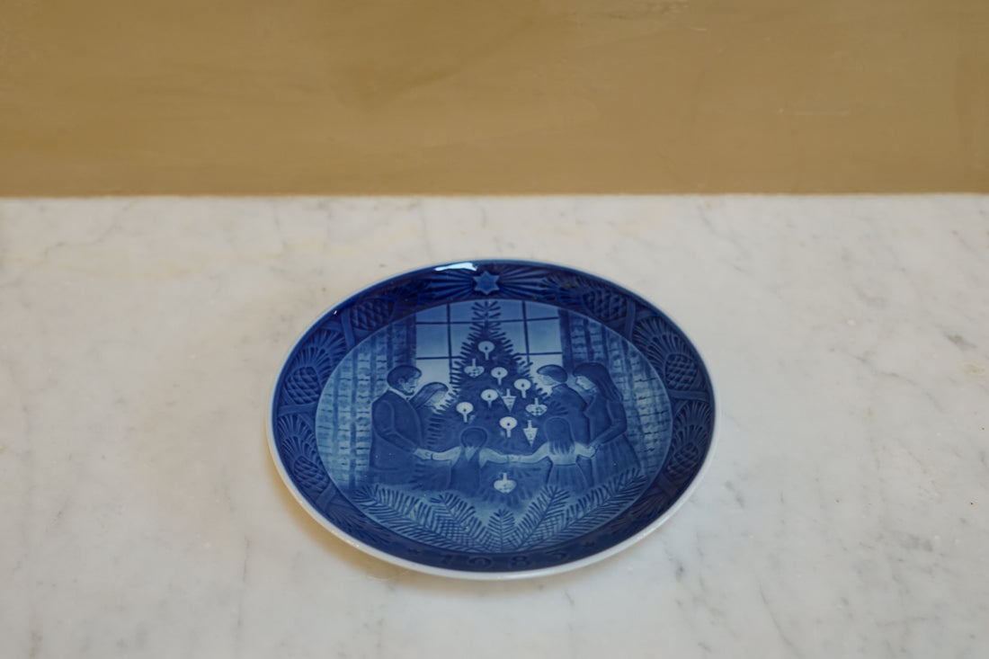 Vintage Christmas Plates