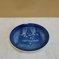 Vintage Christmas Plates