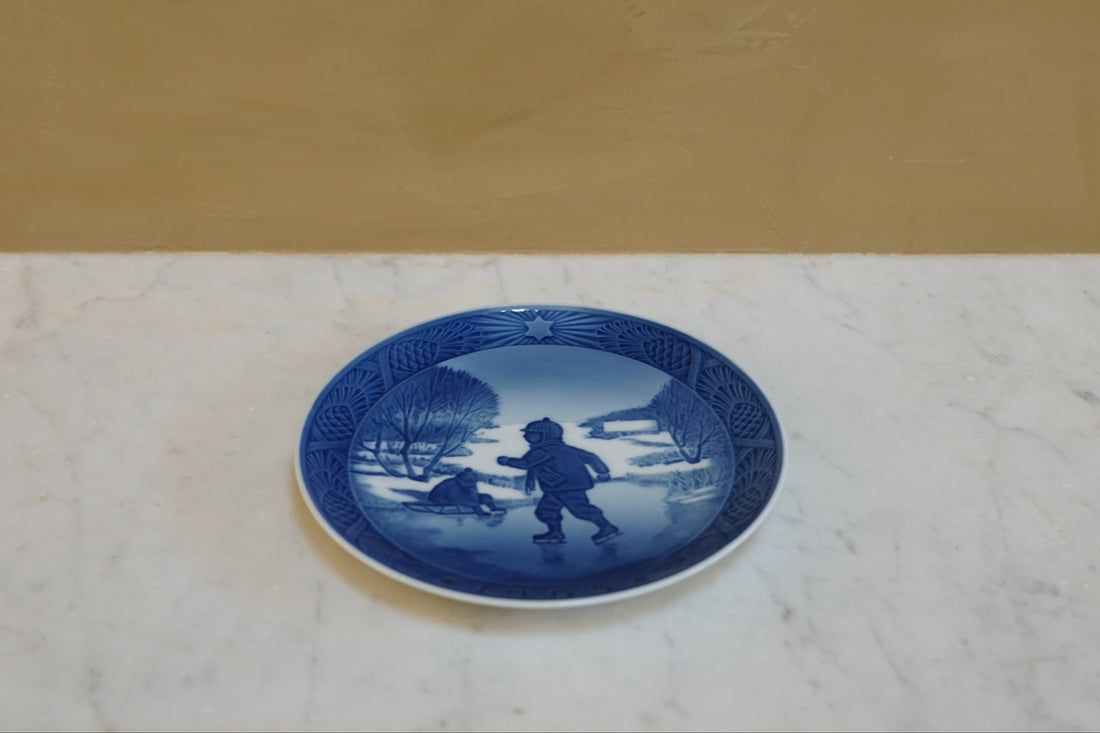 Vintage Christmas Plates