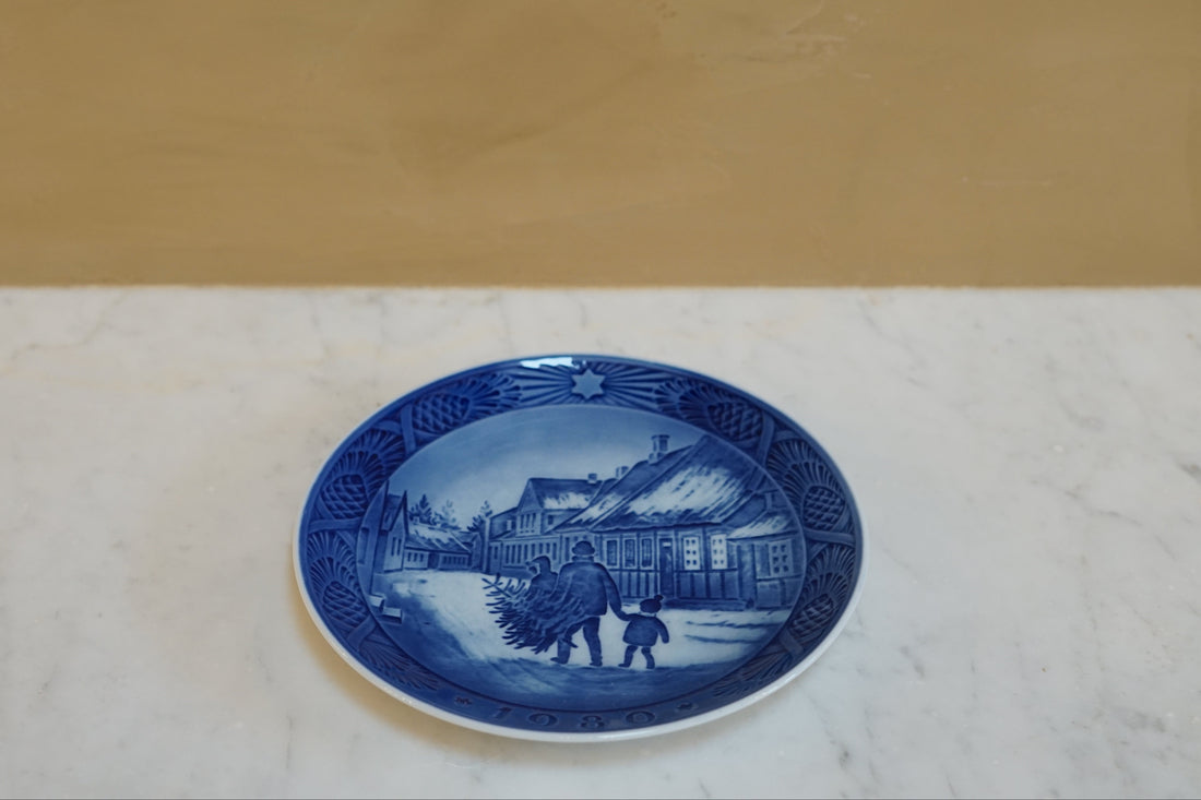 Vintage Christmas Plates