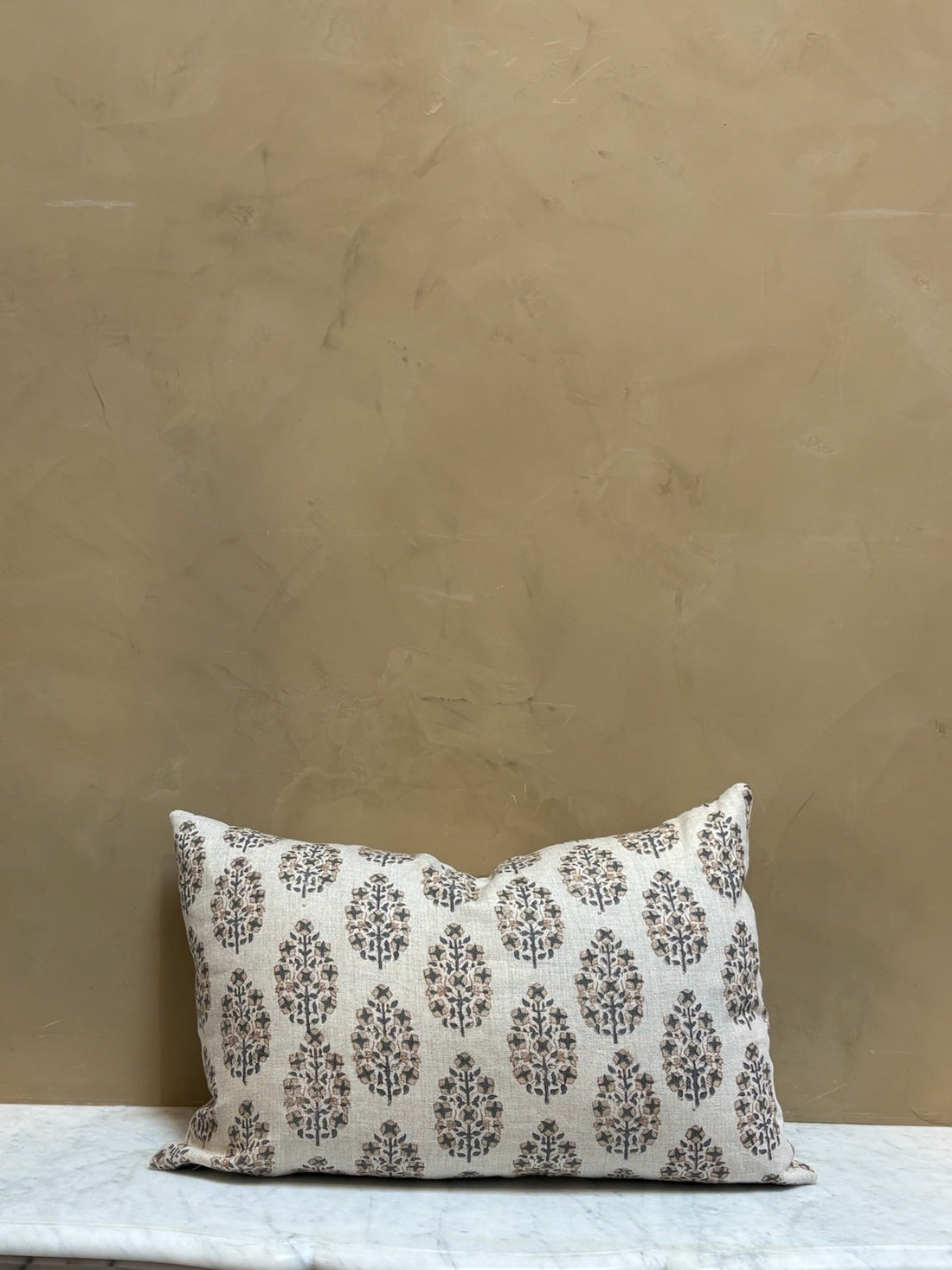 Lumbar Paisley Leaf Pillow