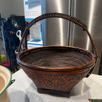 Rattan Basket w Handle