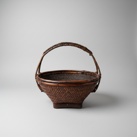 Rattan Basket w Handle