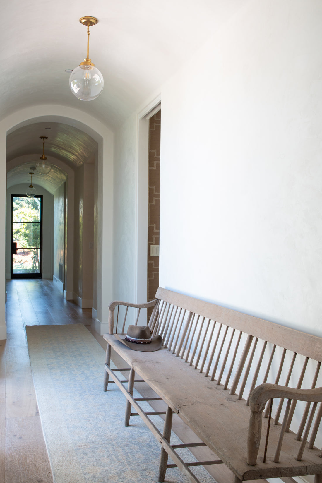 Mid 1800's Vermont Spindle Back Bench ILI Marché