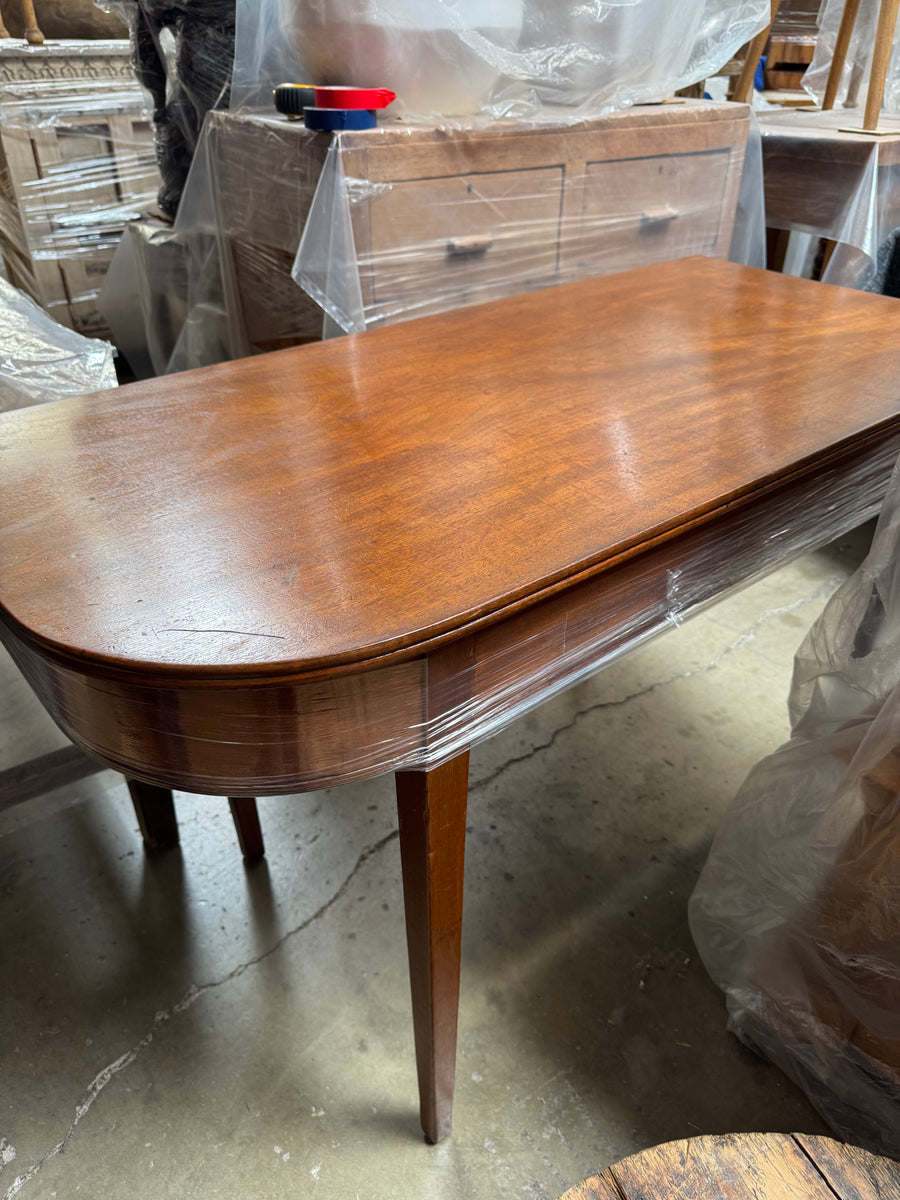 Square table with Rounded Corners