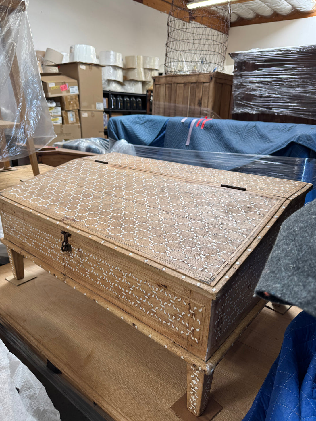 Inlayed wood table top Cabinet