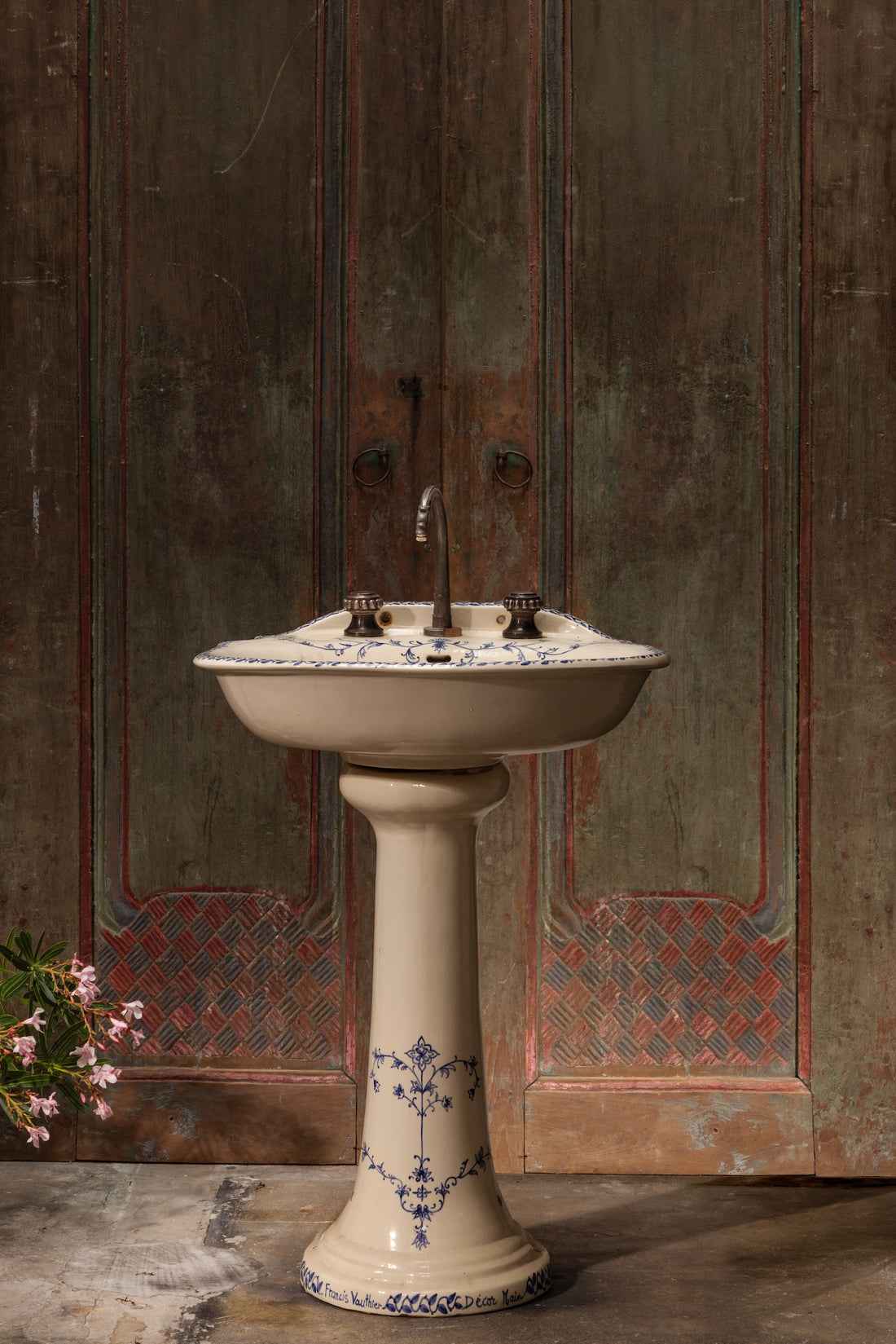 Floral Pedestal Sink