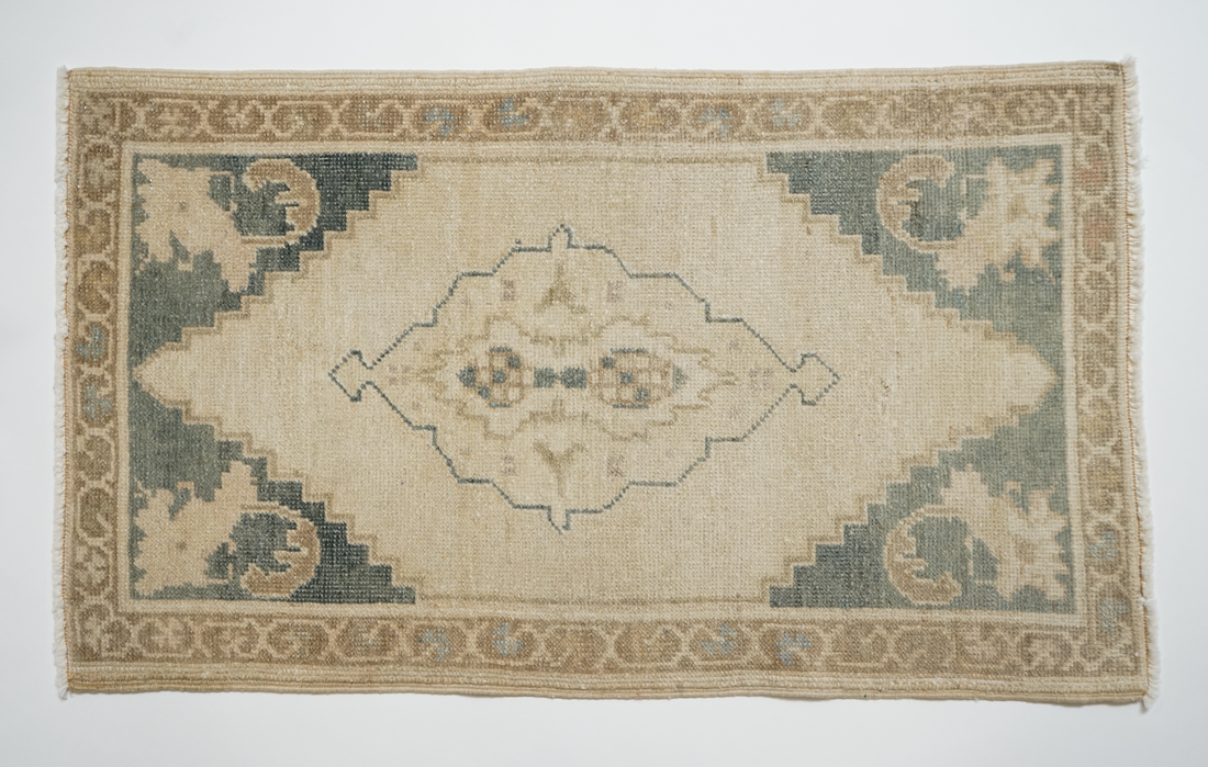 Small Vintage Turkish Rug 166.