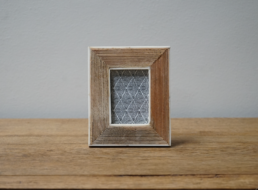 Ribbed Picture Frame