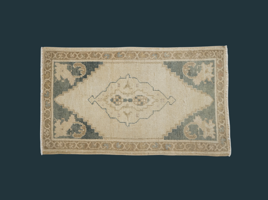 Small Vintage Turkish Rug 166.