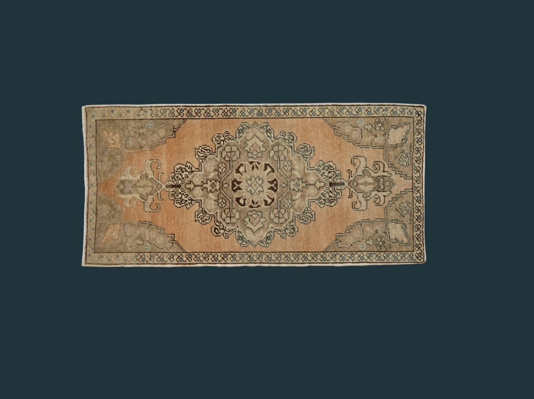 Small Vintage Turkish Rug 366.