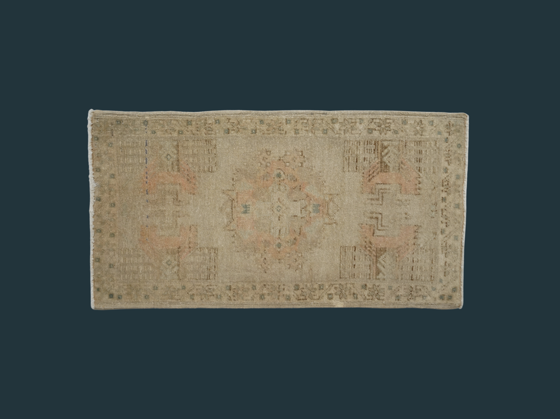 Small Vintage Turkish Rug 181.