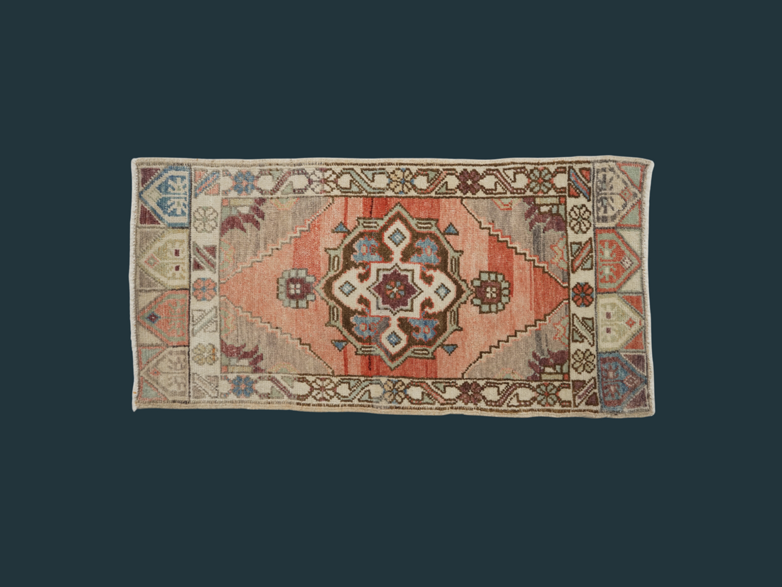 Small Vintage Turkish Rug 205.