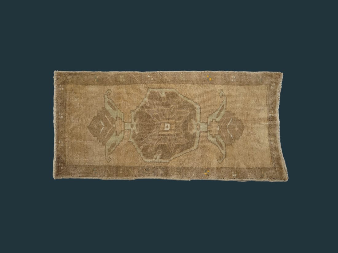 Small Vintage Turkish Rug 323.