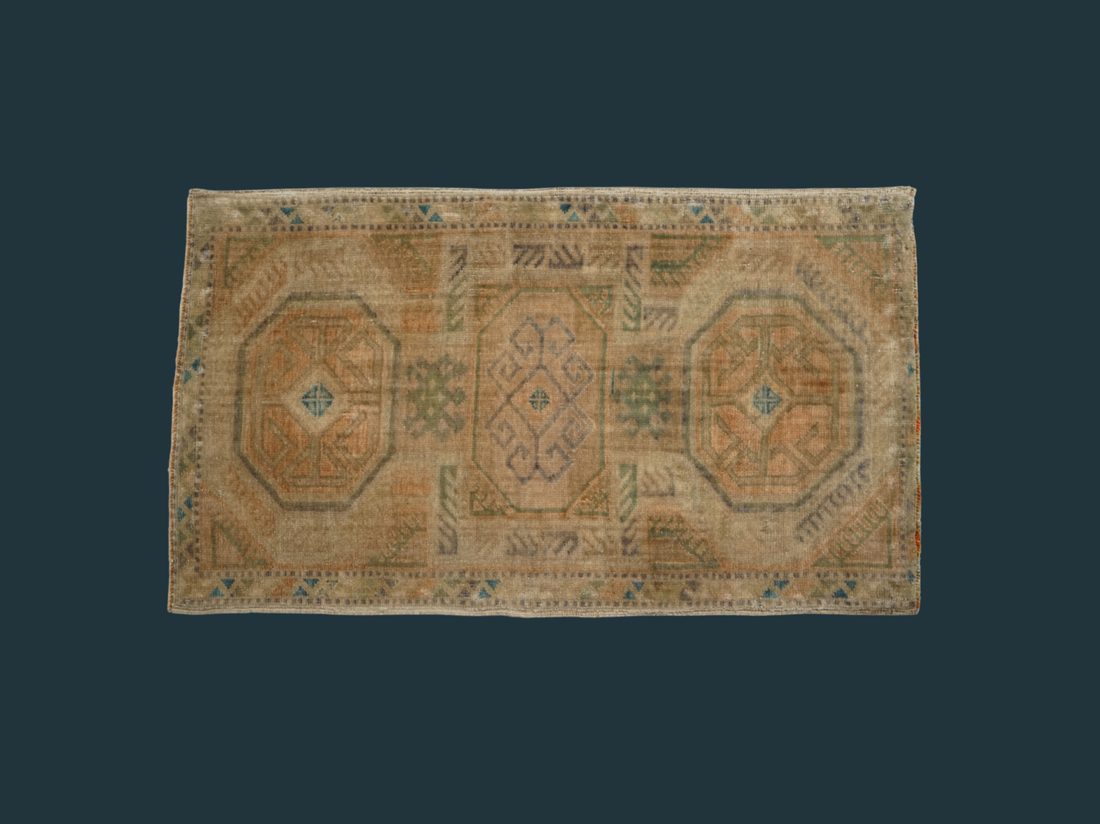 Small Vintage Turkish Rug 510.