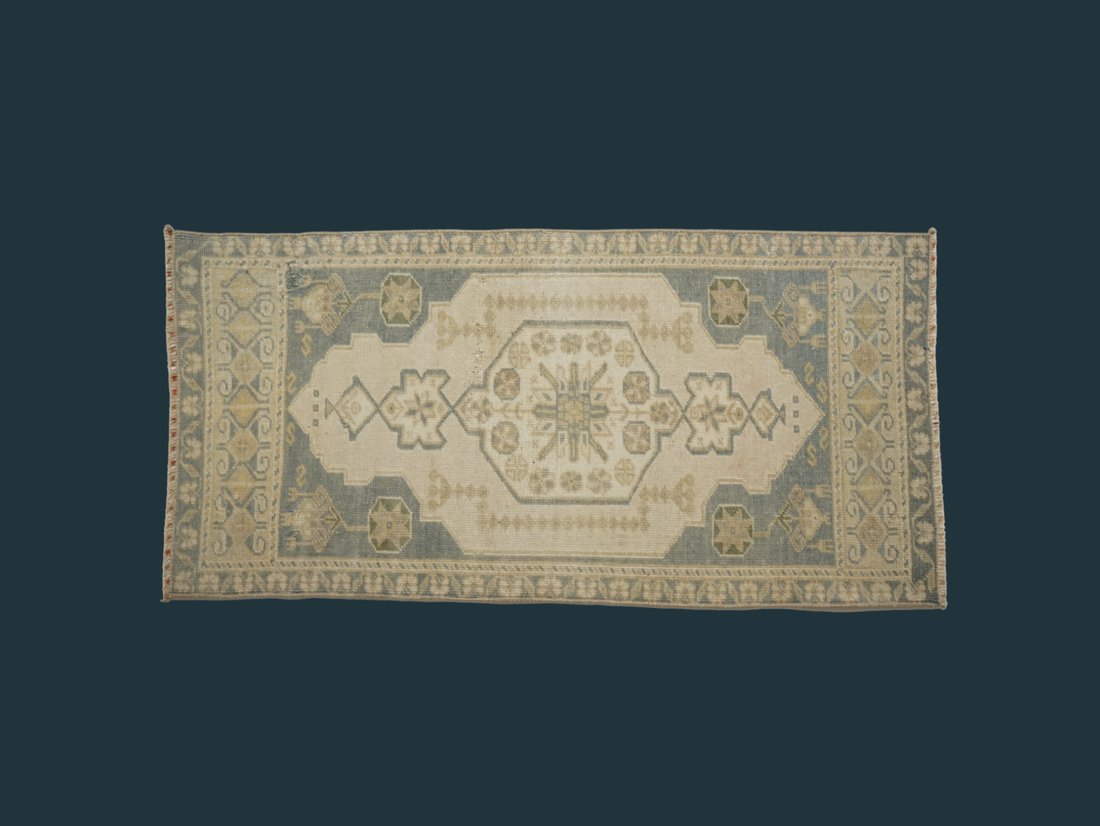 Small Vintage Turkish Rug 407.