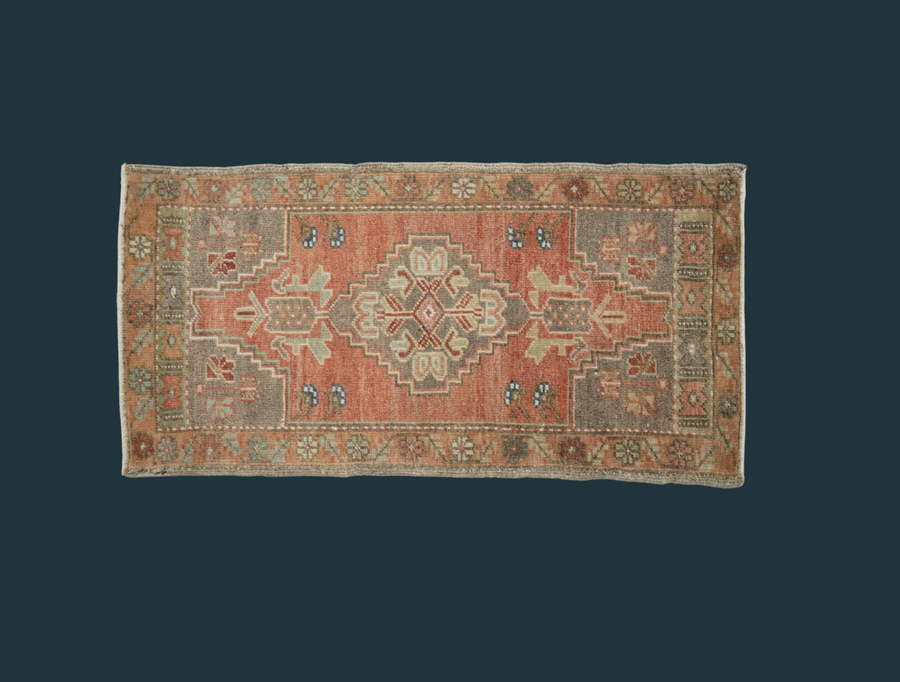 Small Vintage Turkish Rug 329.