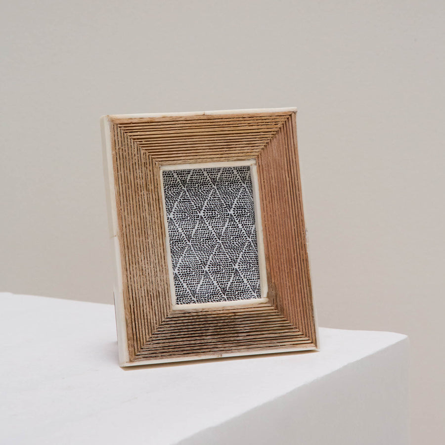 Ribbed Picture Frame